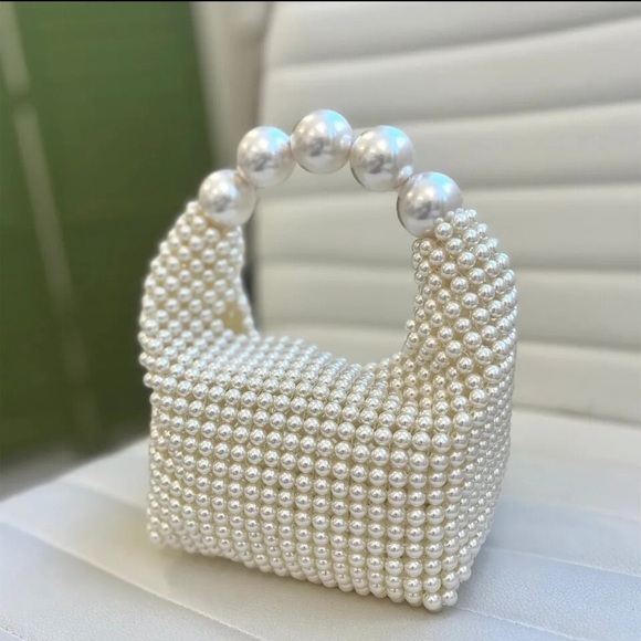 Gently Used🌸🔥! Gorgeous Pearls handmade stylish bag - Picture 3 of 7